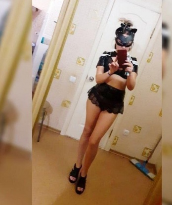 У меня опытная рука и креативный подход к нашим встречам. 🌟 Моя улыбка сможет растопить даже самое холодное сердце, а раскованная атмосфера поможет нам получить незабываемое удовольствие. 🌹
Мои услуги включают 🔥 классический секс, оральный секс, эротический массаж и многое другое! Люблю экспериментировать и открывать новые грани удовольствия. 😏
Обожаю проводить время с истинными джентльменами, которые знают, как наслаждаться каждым моментом. У меня есть множество положительных отзывов от моих предыдущих партнеров, которые отметили мою нежность, страсть и умение удовлетворить их самые сокровенные фантазии. 💋
Если ты хочешь окунуться в мир наслаждения и сделать свои мечты реальностью, то я жду тебя в Москве. 🌆 Чтобы увидеть больше фотографий и узнать больше о моих услугах, напиши мне. Я гарантирую, что наше свидание будет незабываемым! 😉 Маня